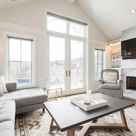 Snowflake Villa